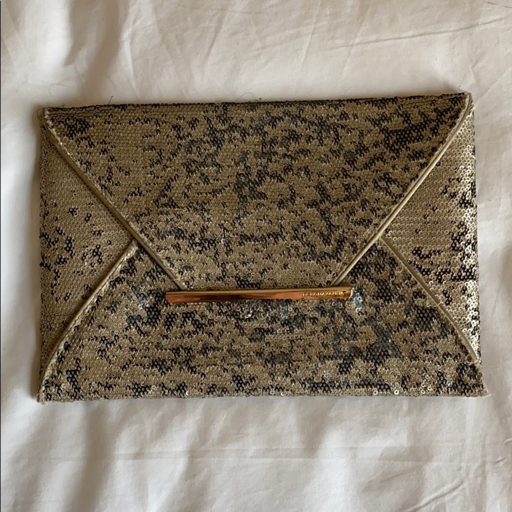 Sequin clutch